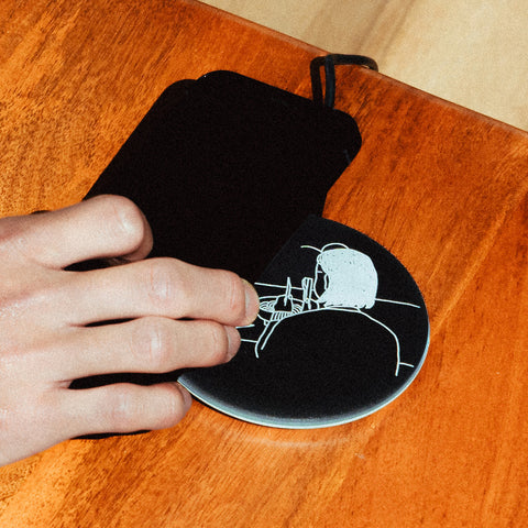 わりばし割るも何度も失敗する | 充電器 モスグリーン