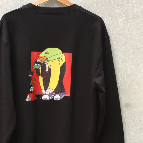 靴紐結んでたら鞄から中身出てきた | スウェット ブラック