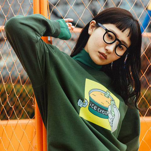 固いアイスに負けたスプーン | スウェット ライトオリーブ