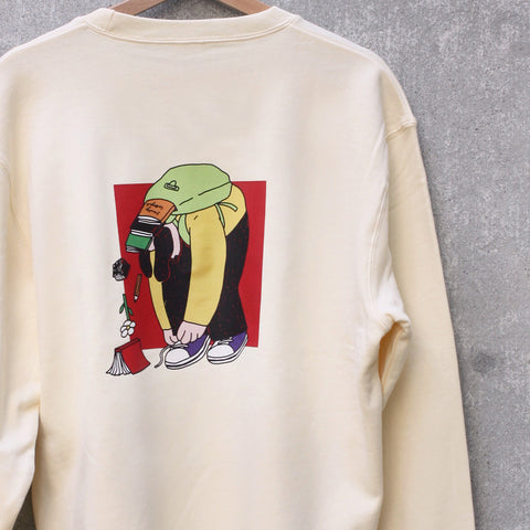 靴紐結んでたら鞄から中身出てきた | スウェット ナチュラル