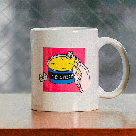 固いアイスに負けたスプーン | マグカップ