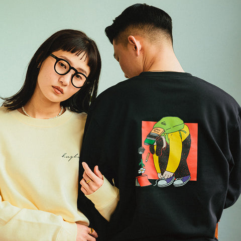 靴紐結んでたら鞄から中身出てきた | スウェット ブラック