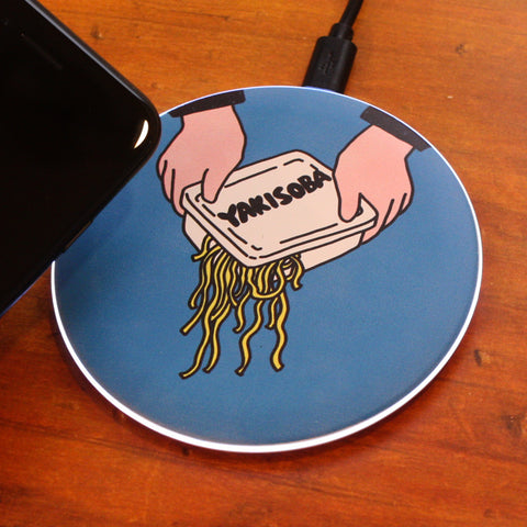 正念場を迎えたカップ焼きそば | 充電器 ブルー