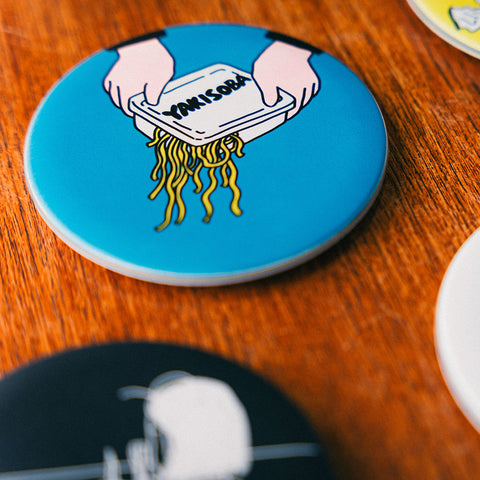 正念場を迎えたカップ焼きそば | 充電器 ブルー