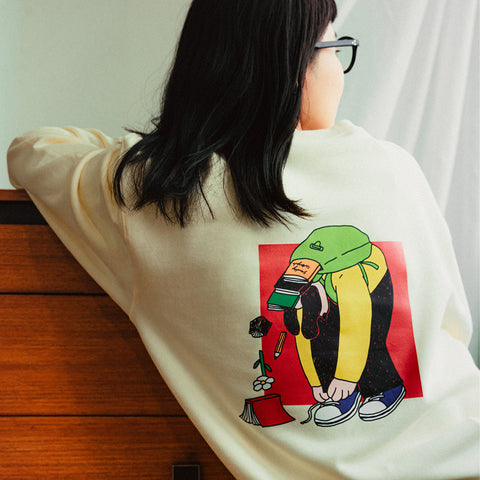 靴紐結んでたら鞄から中身出てきた | スウェット ナチュラル