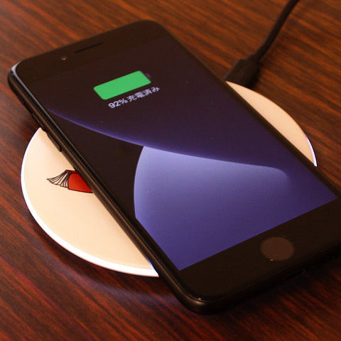 靴紐結んでたら鞄から中身出てきた | 充電器 ホワイト