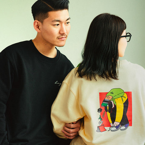 靴紐結んでたら鞄から中身出てきた | スウェット ナチュラル