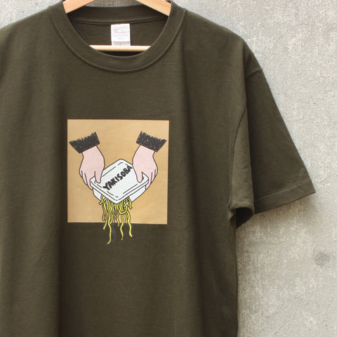 正念場を迎えたカップ焼きそば | Tシャツ アーミーグリーン