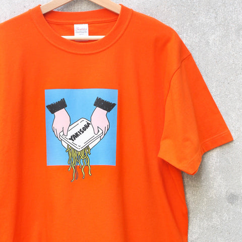 正念場を迎えたカップ焼きそば | Tシャツ オレンジ