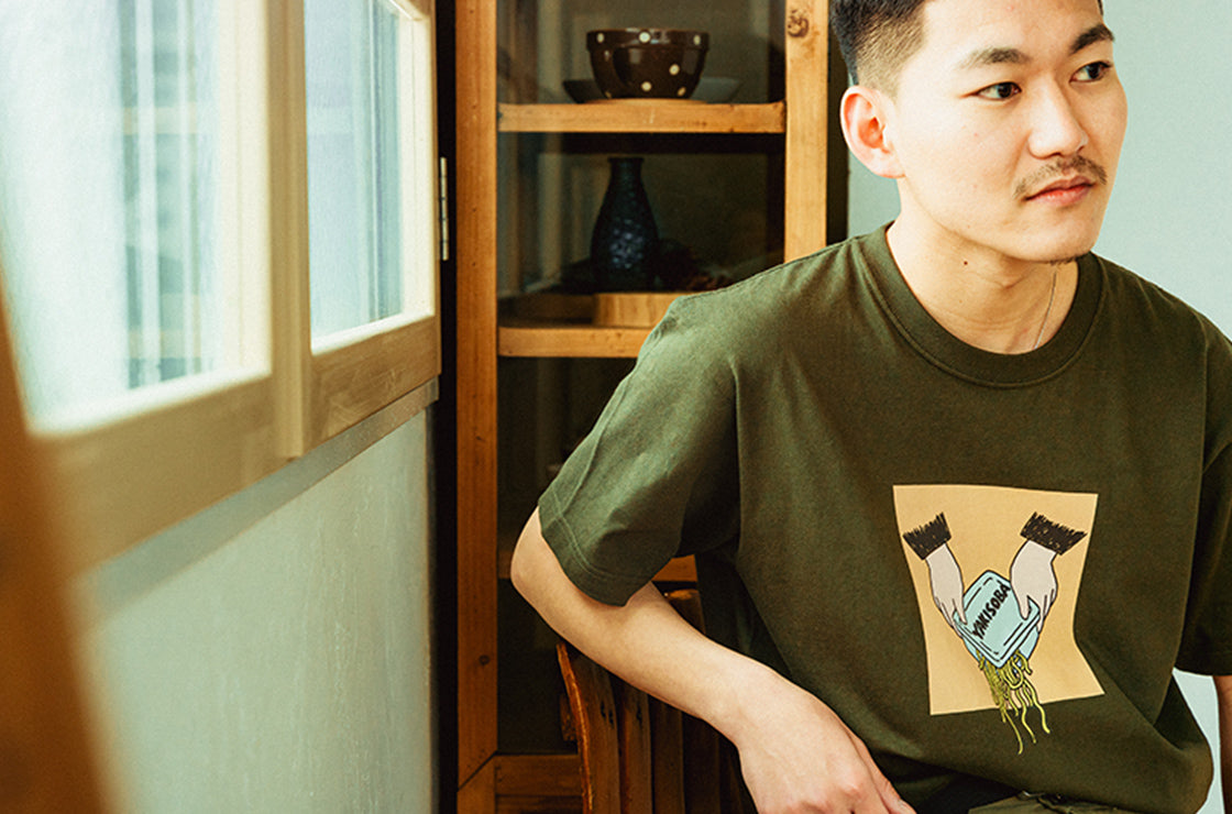 正念場を迎えたカップ焼きそば | メンズオリーブTシャツ